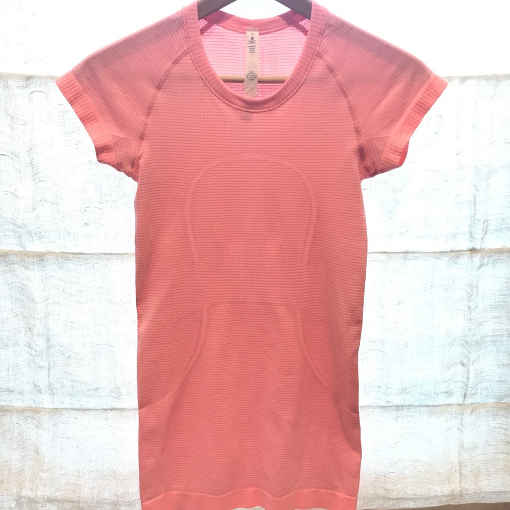 lululemon swiftly tech short sleeved shirt size 2